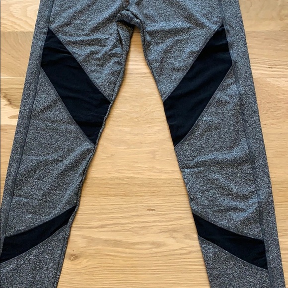 Mesh Insert Leggings - Picture 5 of 7